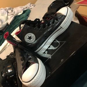 Converse , 2 in platform